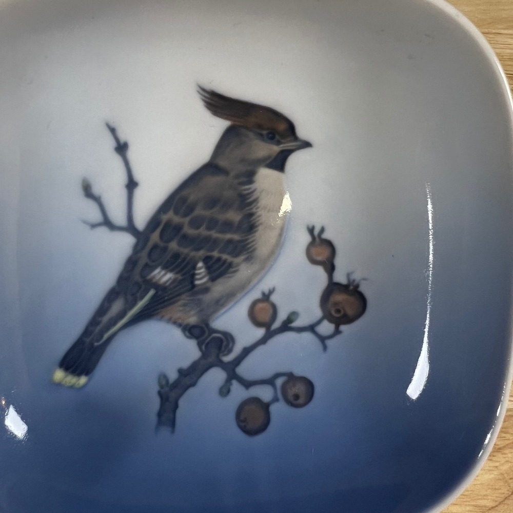 Royal Copenhagen Bombycilla Garrulus Bird Trinket Dish 5172 Blue Porcelain - Picture 3 of 11